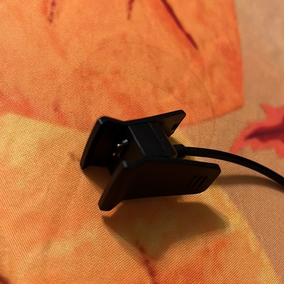 Fitbit charging cord - Picture 2 of 4